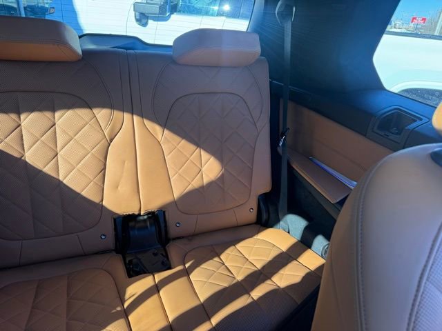Used 2023 BMW X7 xDrive40i w/ M Sport Package image 47