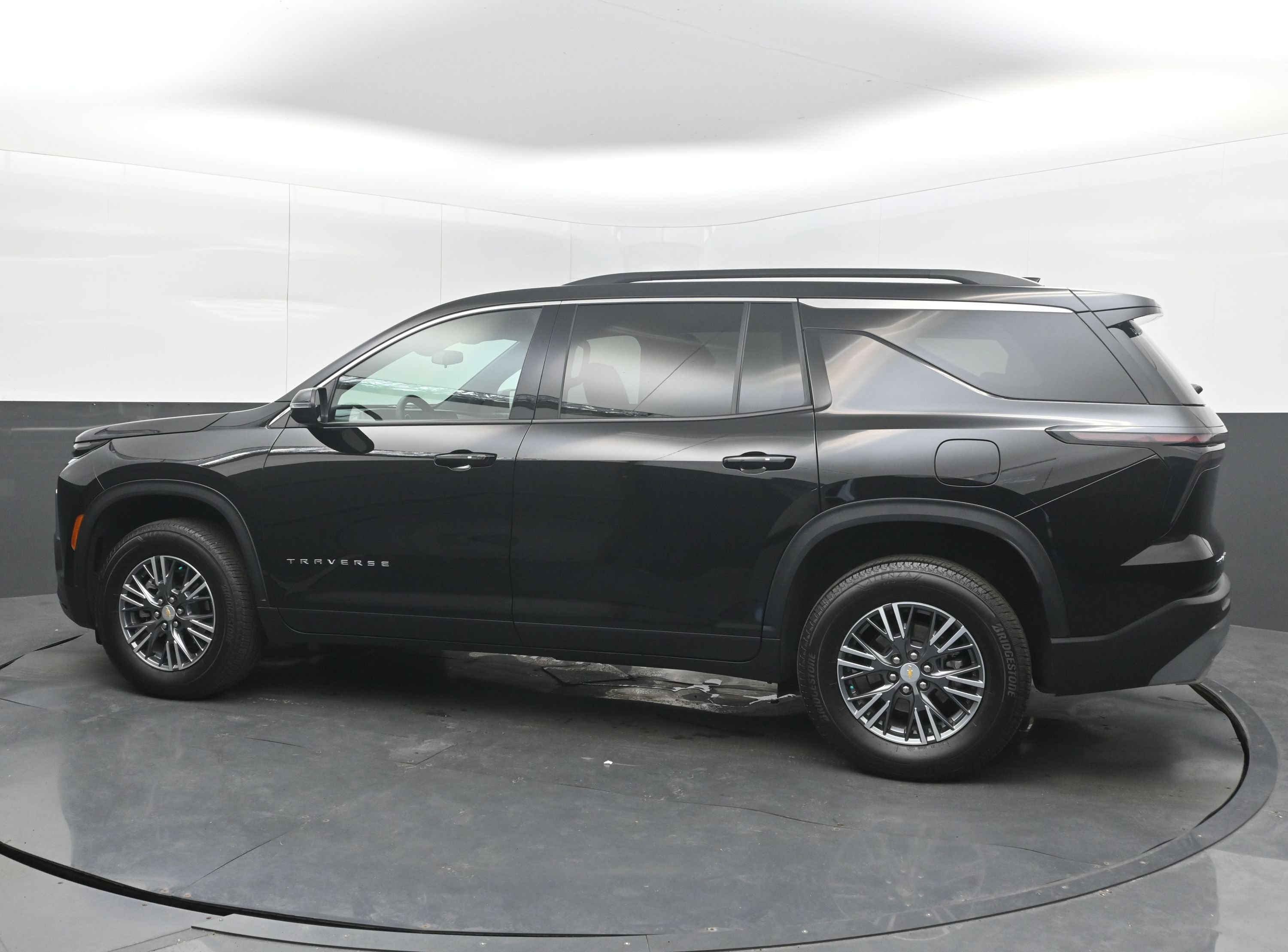 Certified 2026 Chevrolet Traverse LT FWD image 7