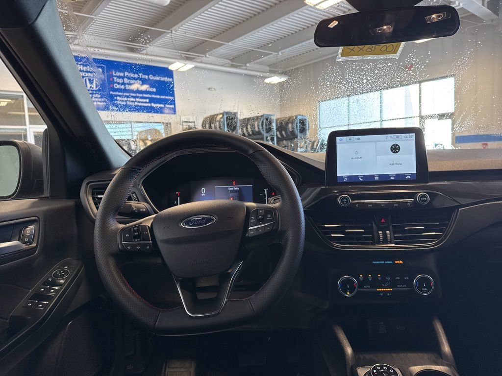Used 2025 Ford Escape ST-Line AWD/4WD image 10