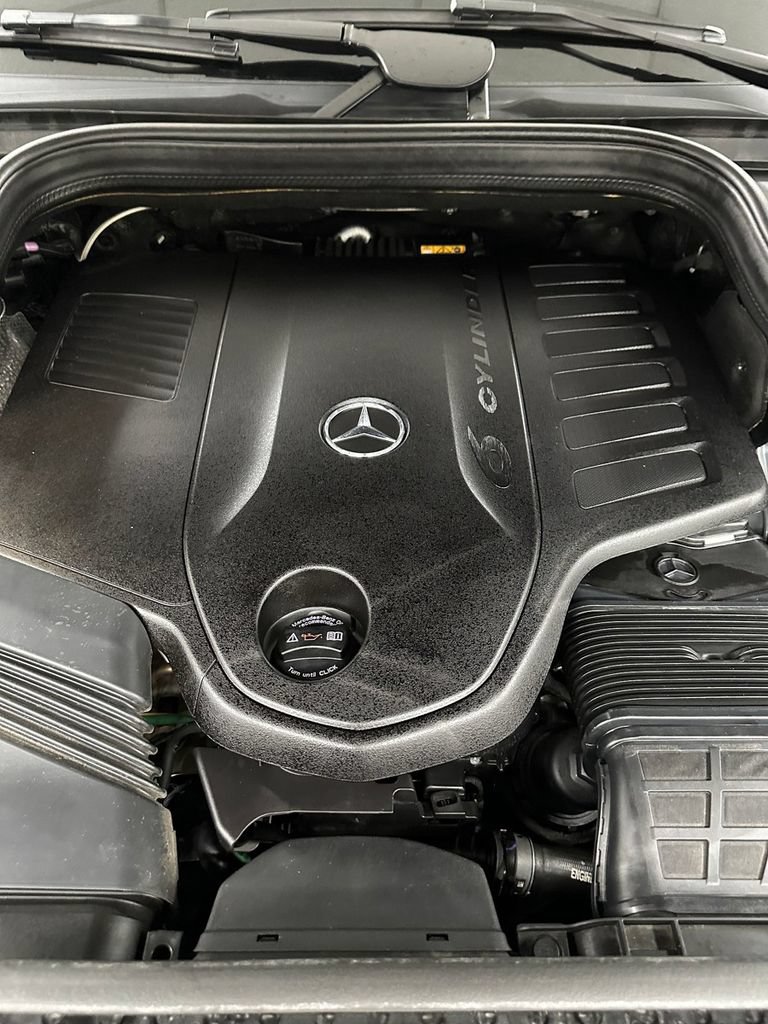 Used 2024 Mercedes-Benz GLE 450 4MATIC w/ AMG Line Exterior image 7