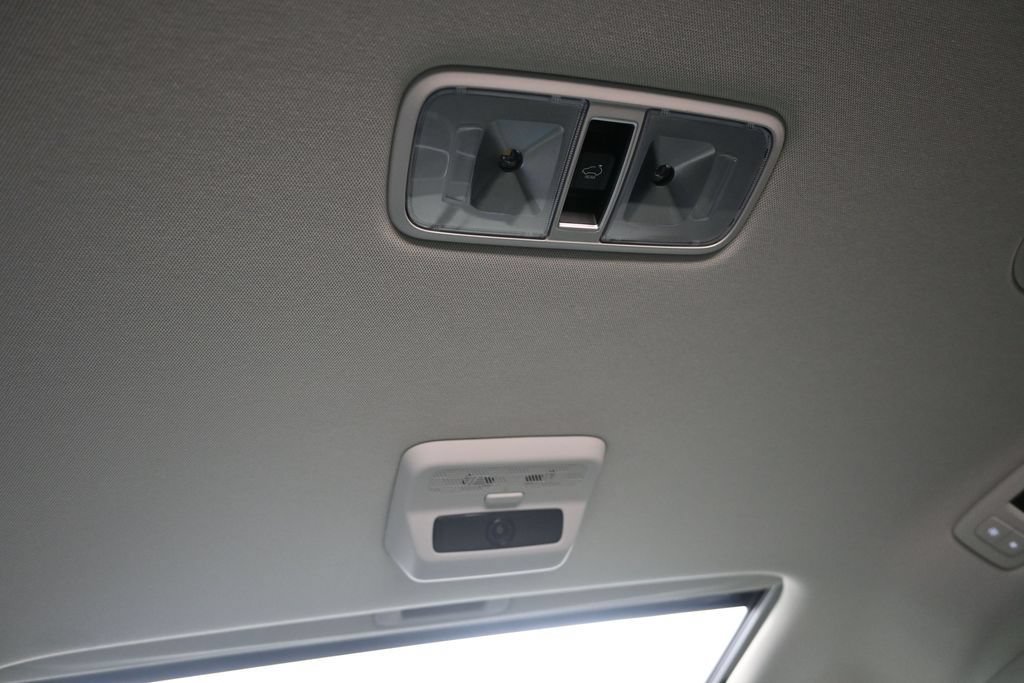 Used 2025 Kia Carnival SX Prestige FWD image 20