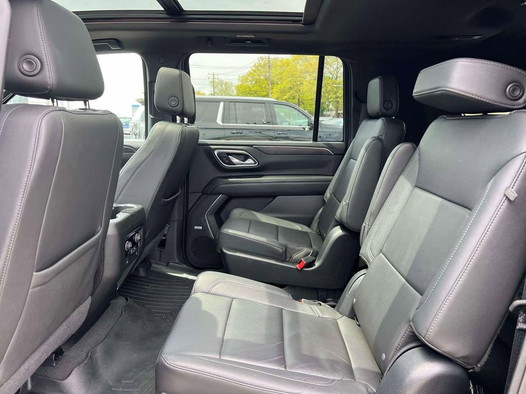 Used 2023 Chevrolet Suburban LT AWD/4WD image 14