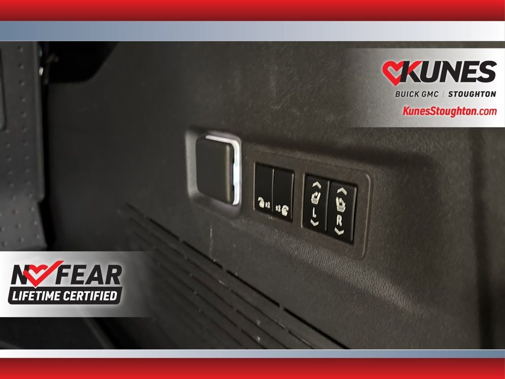 Used 2023 Chevrolet Suburban Premier image 42