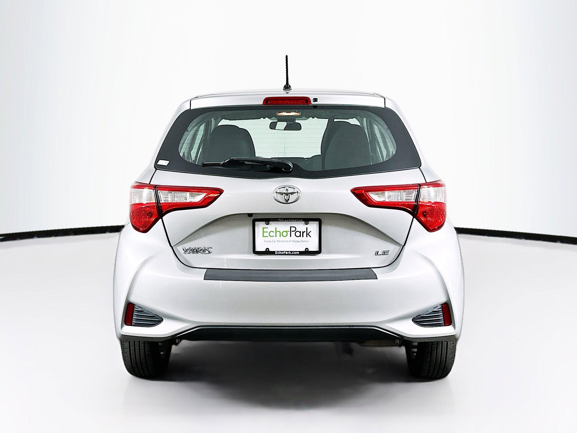 Used 2018 Toyota Yaris LE w/ Carpet Mat Package FWD image 7