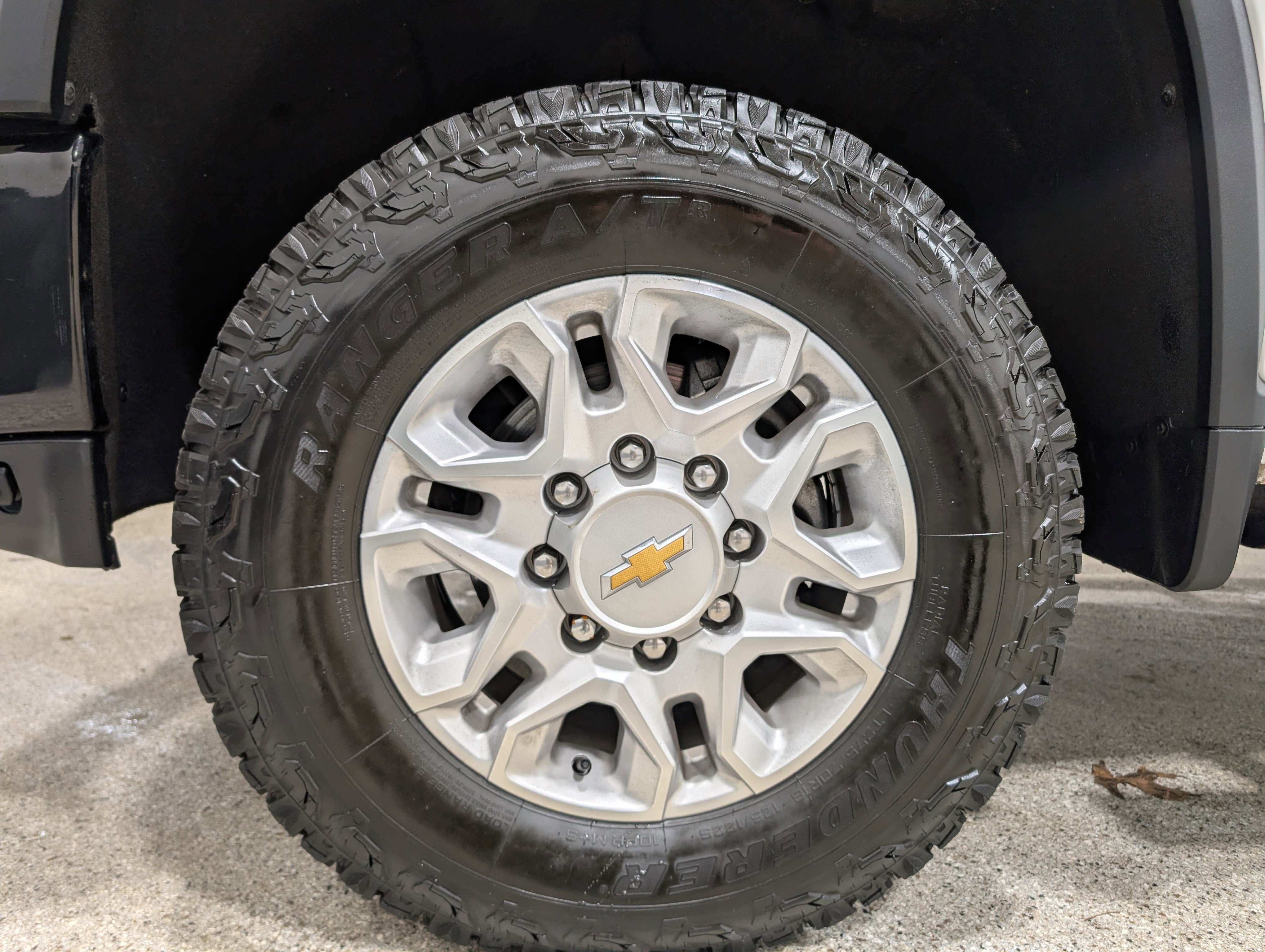 Used 2021 Chevrolet Silverado 2500 Custom w/ Custom Value Package AWD/4WD image 17