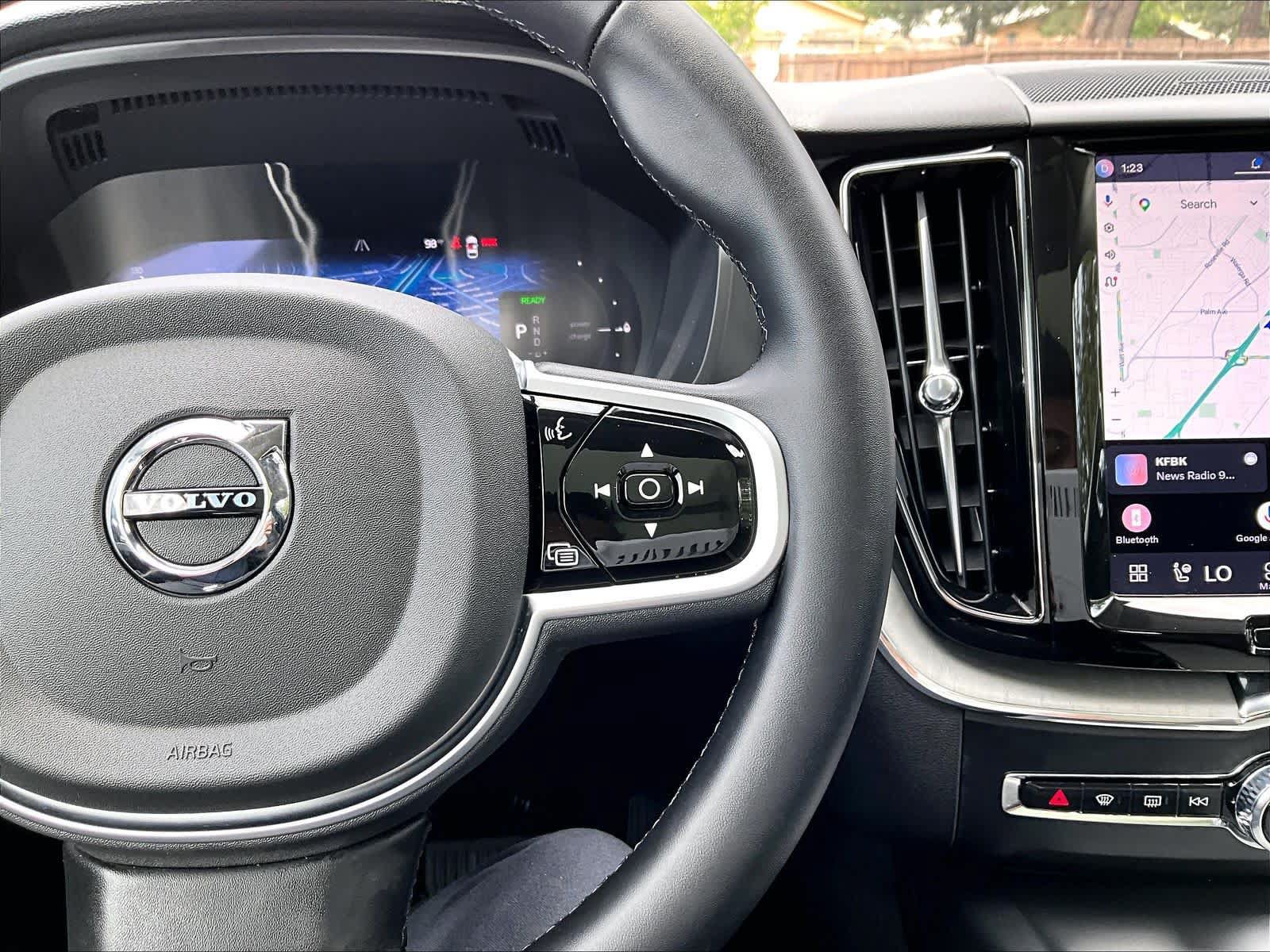 Used 2025 Volvo XC60 T8 Plus AWD/4WD image 22