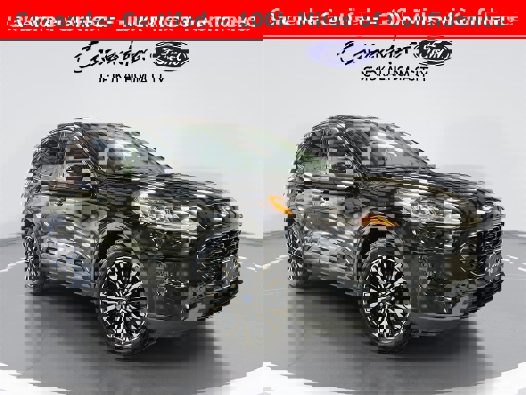 Used 2022 Ford Escape SE w/ SE Sport Appearance Package