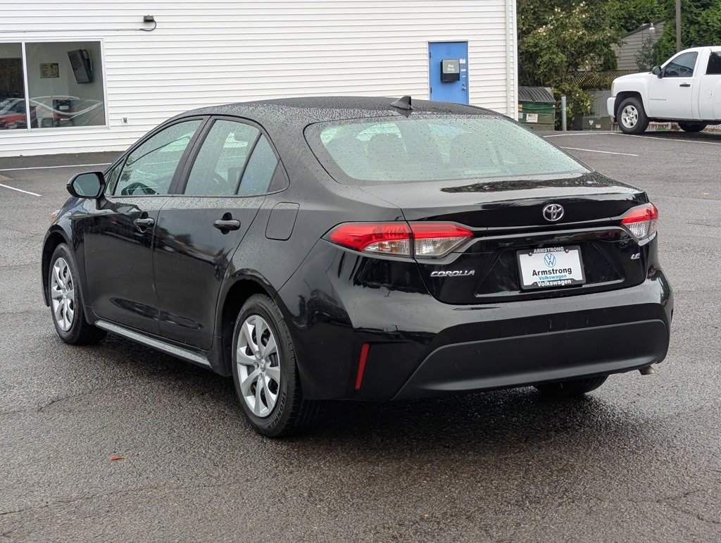 Used 2024 Toyota Corolla LE image 3