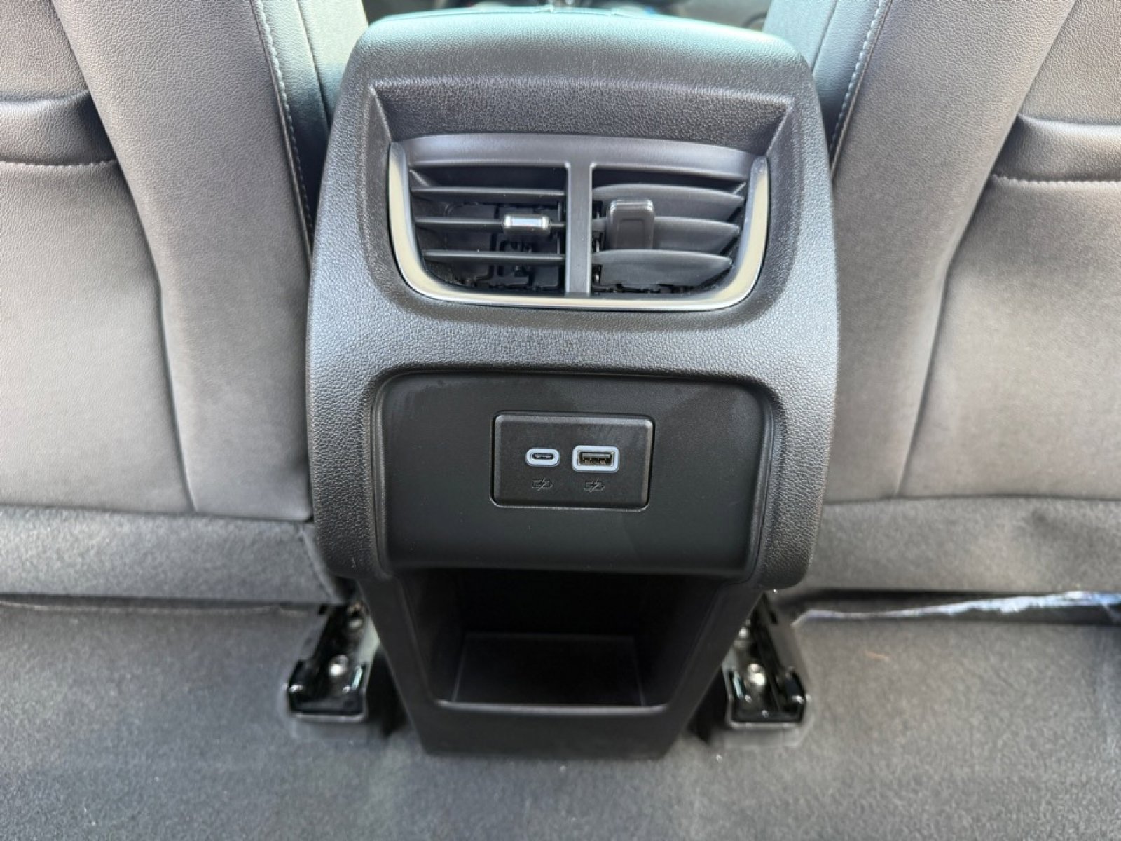 Used 2024 Chevrolet Blazer LT w/ Midnight/Sport Edition FWD image 21