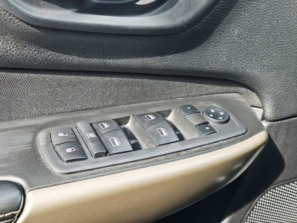 Used 2018 Jeep Cherokee Latitude image 31