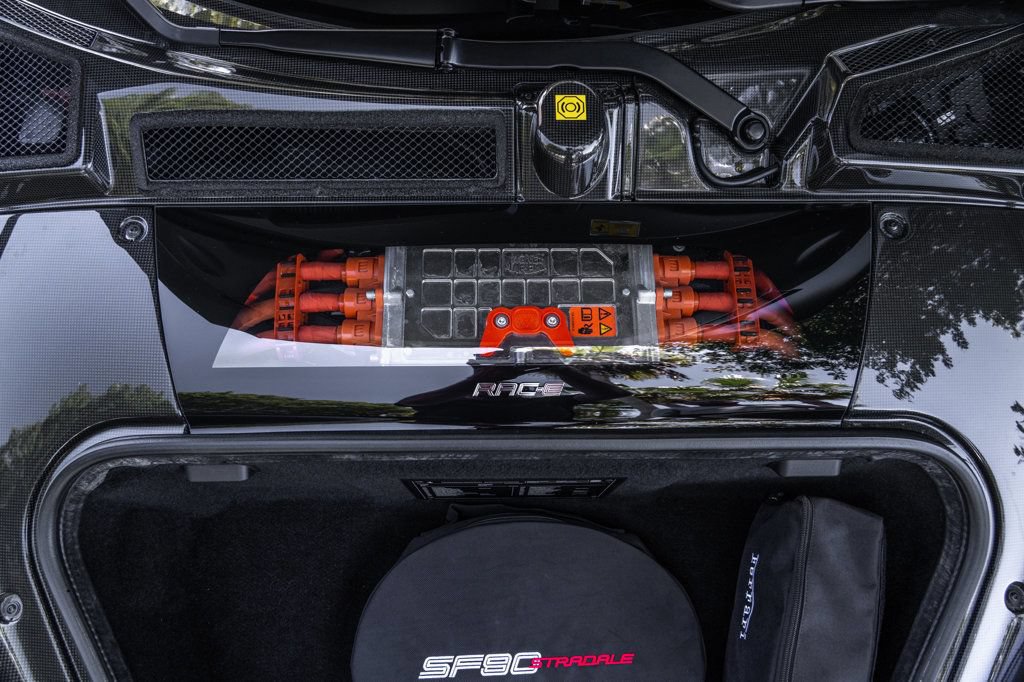 Used 2022 Ferrari SF90 Stradale AWD/4WD image 52