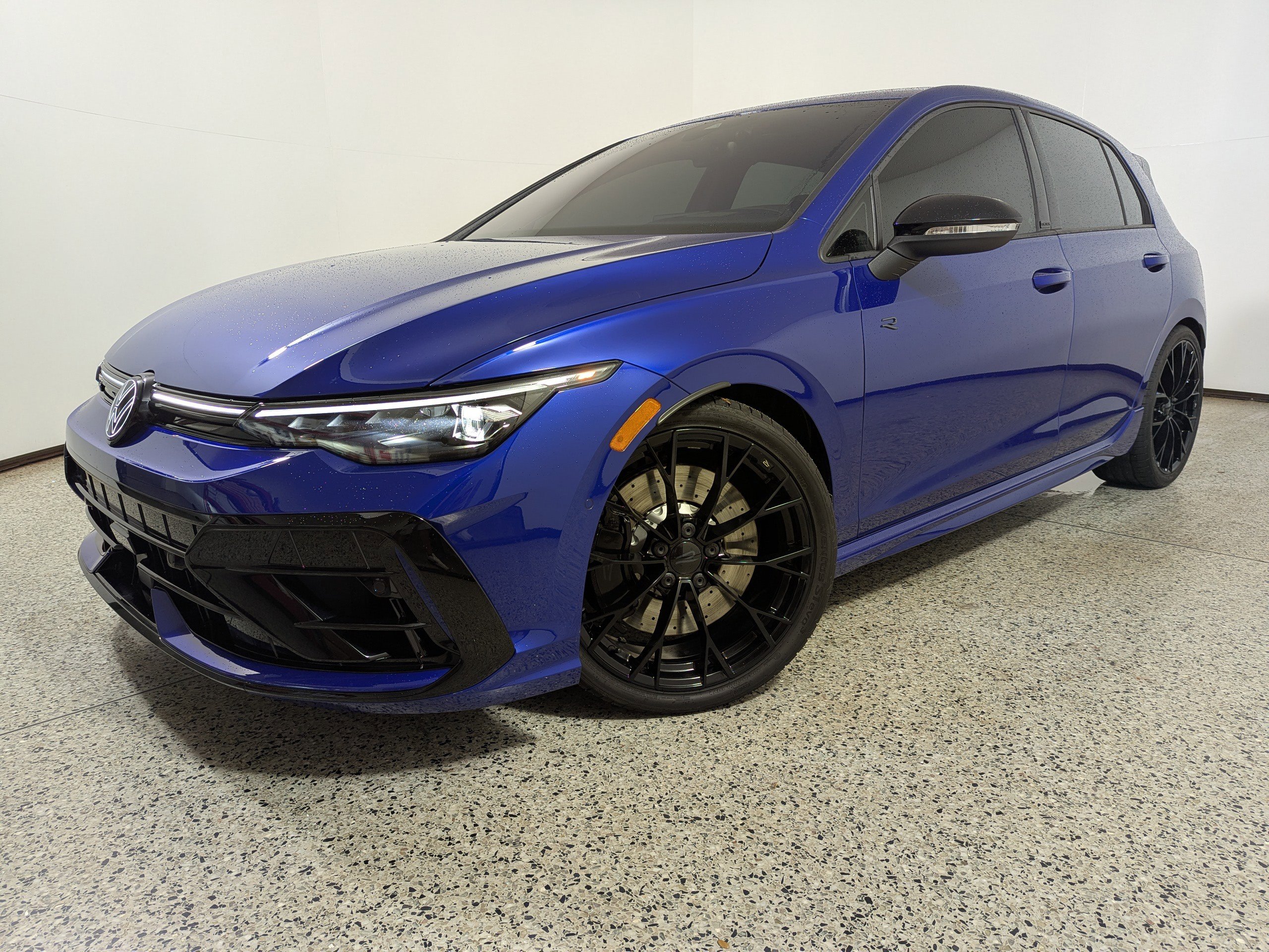 Used 2025 Volkswagen Golf R Black Edition image 18