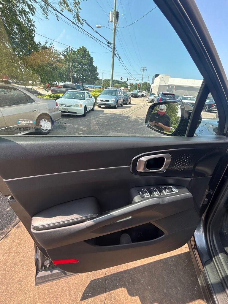 Used 2023 Kia Sorento S w/ Panoramic Sunroof Package FWD image 10
