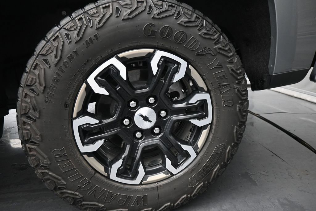 Used 2025 Chevrolet Silverado 1500 LT w/ Protection Package AWD/4WD image 15