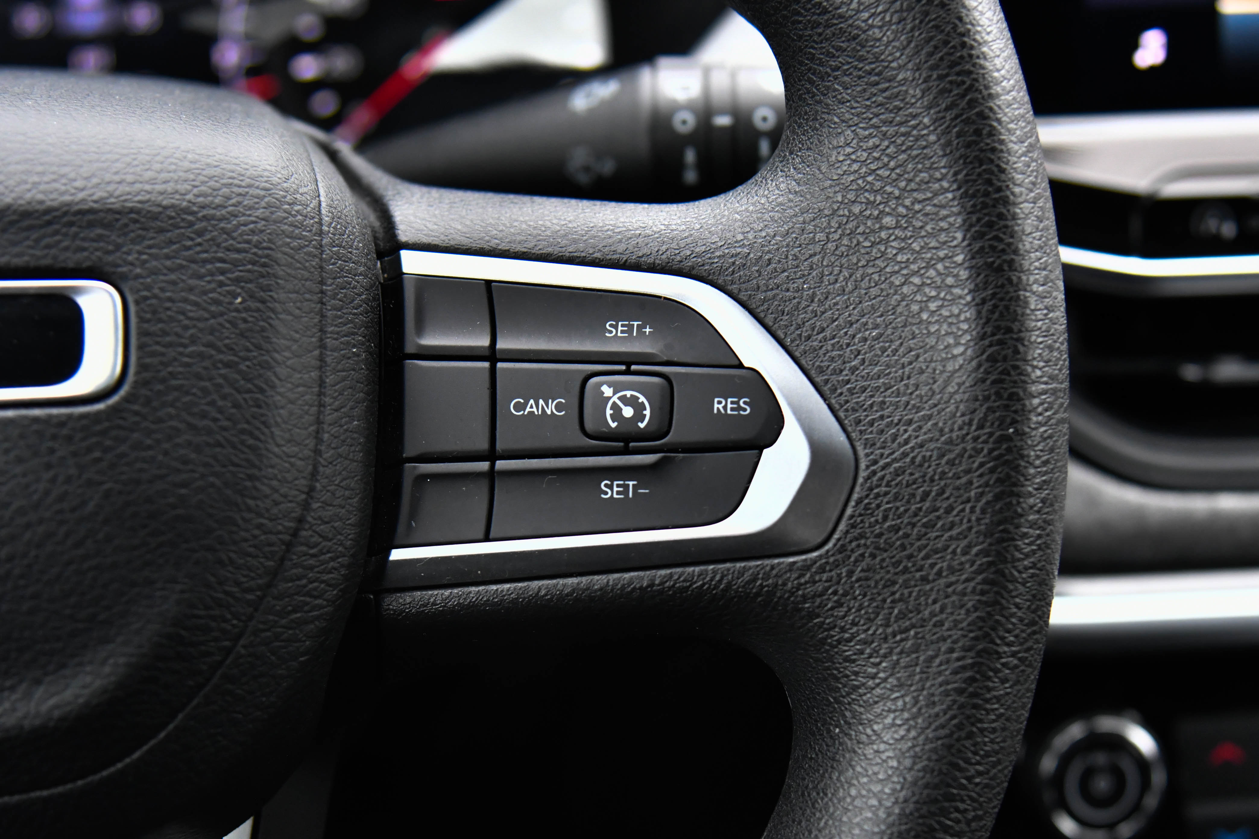 Used 2023 Jeep Compass Sport image 32