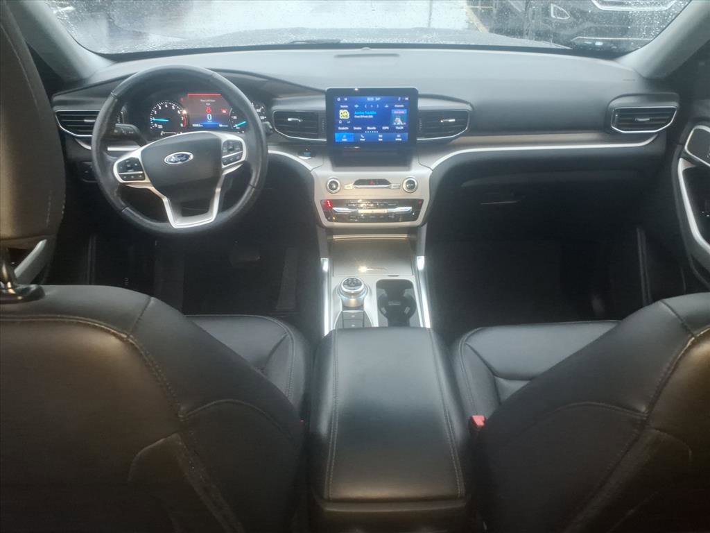 Certified 2022 Ford Explorer XLT w/ Equipment Group 202A image 11