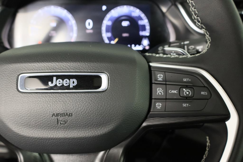 Used 2025 Jeep Grand Cherokee L Altitude image 25
