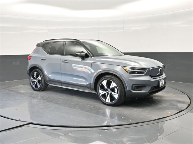 Used 2022 Volvo XC40 P8 Recharge Plus image 11
