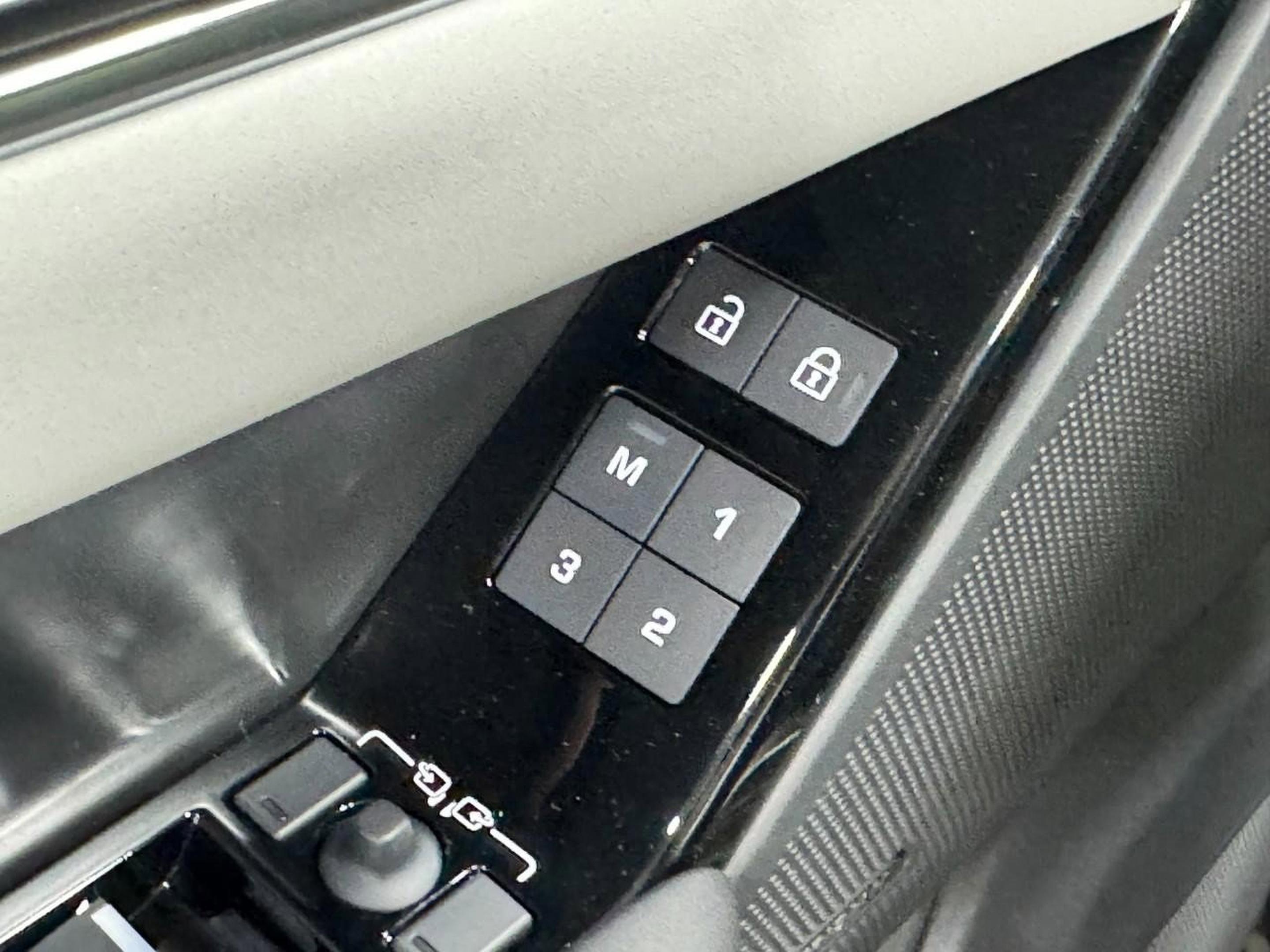 New 2026 Land Rover Range Rover Velar S image 25