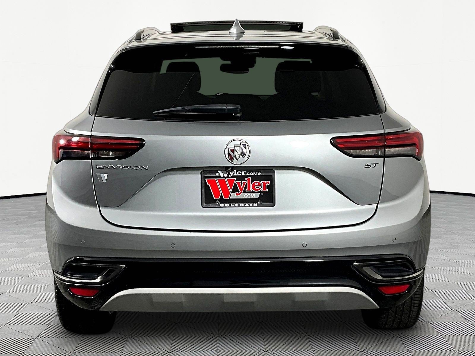 Used 2023 Buick Envision Essence w/ Sport Touring Package FWD image 5