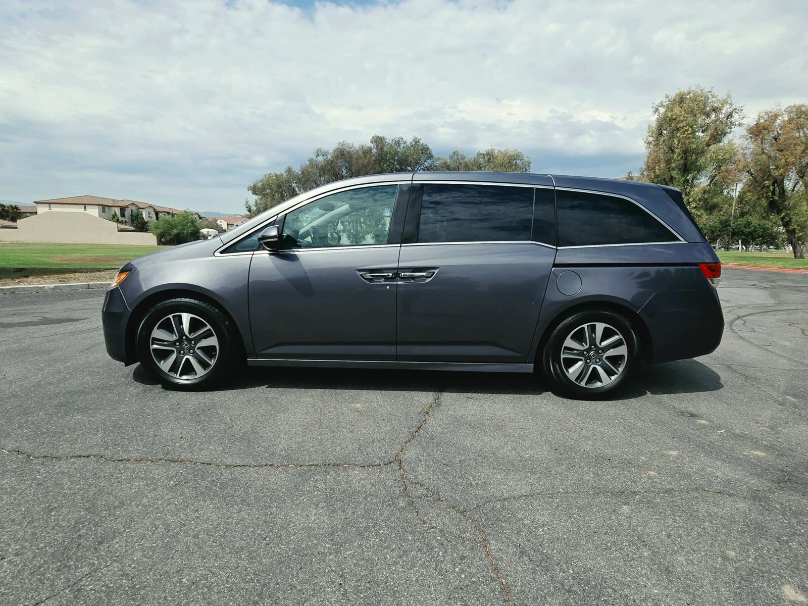 Used 2014 Honda Odyssey Touring Elite image 5