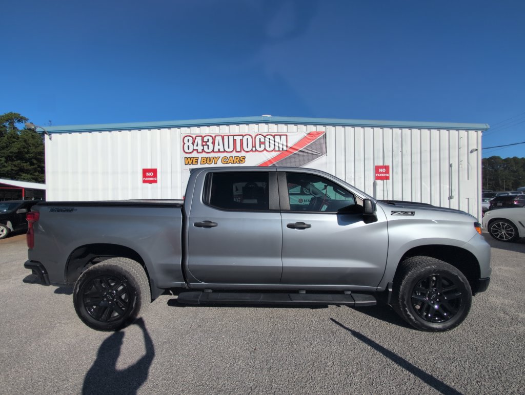 Used 2025 Chevrolet Silverado 1500 Custom Trail Boss w/ Dark Appearance Package AWD/4WD image 9