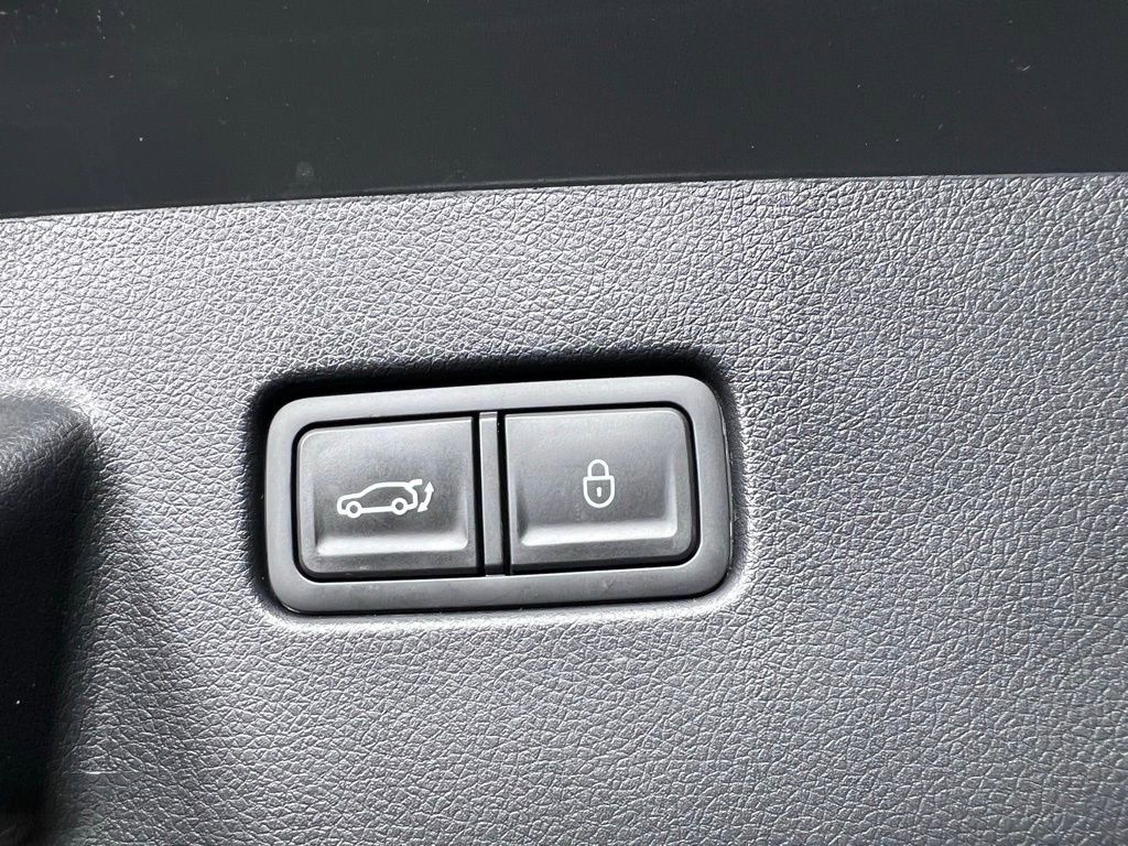 Used 2023 Genesis GV60 Performance AWD/4WD image 18