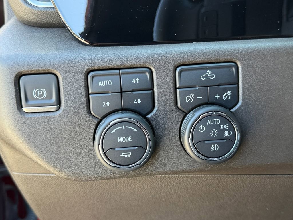 Used 2024 Chevrolet Silverado 1500 LT Trail Boss w/ Convenience Package II AWD/4WD image 22