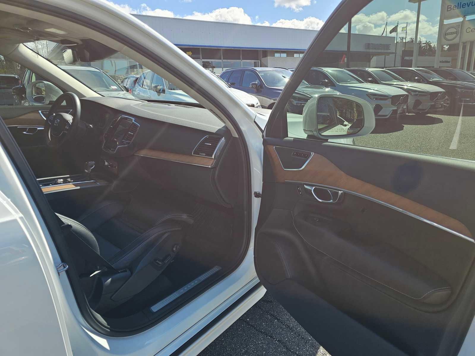 Used 2018 Volvo XC90 T6 Inscription w/ Convenience Package image 12