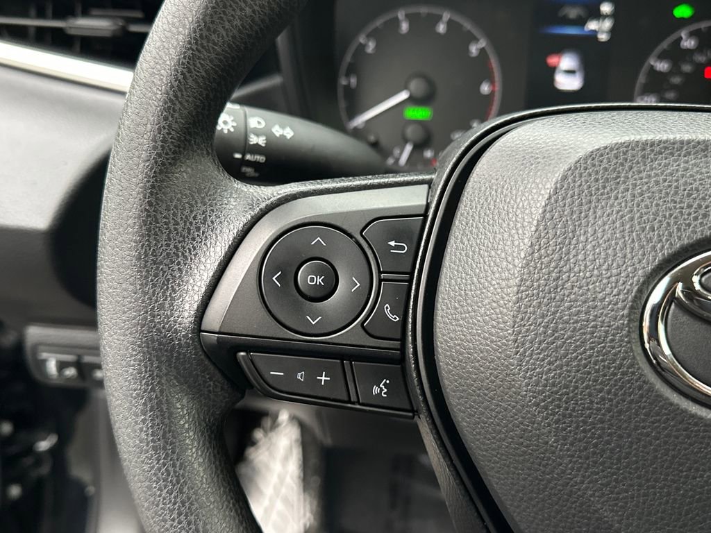 Used 2025 Toyota Corolla LE image 21