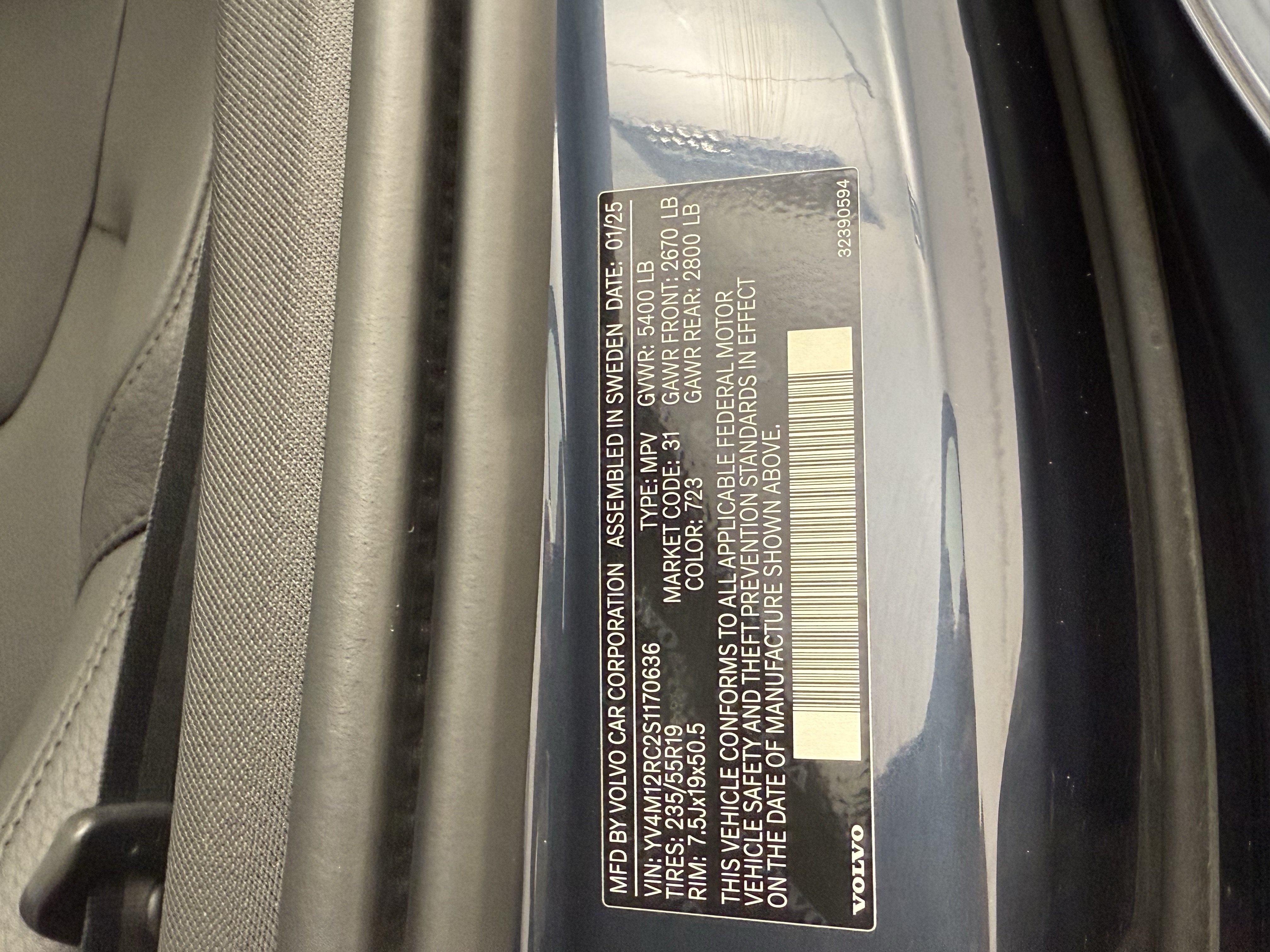 Certified 2025 Volvo XC60 B5 Plus AWD/4WD image 29