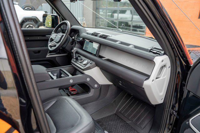 Used 2023 Land Rover Defender 110 S image 51