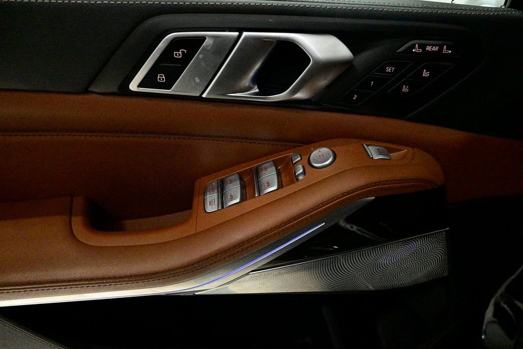 Used 2025 BMW X7 M60i image 20