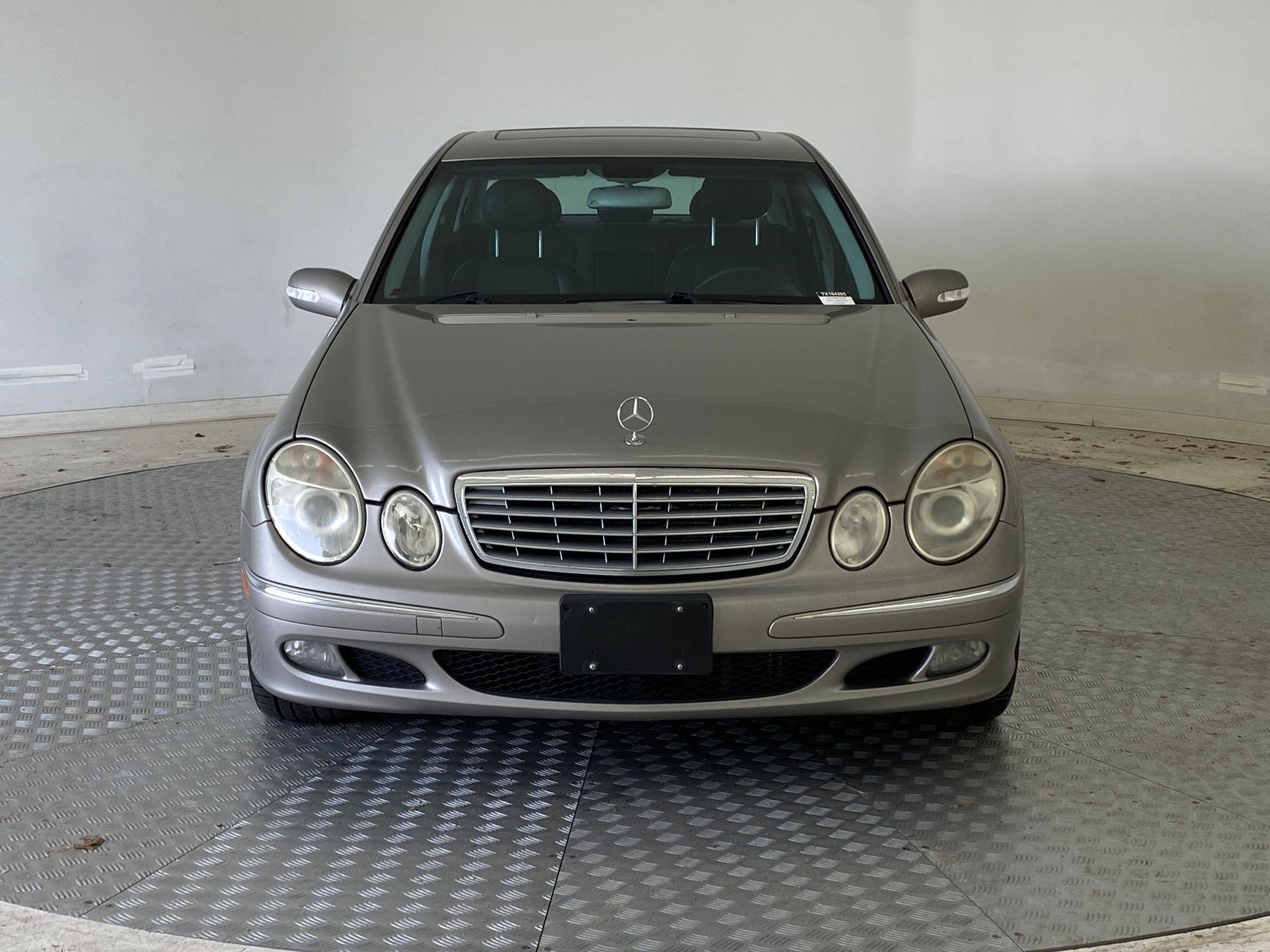 Used 2005 Mercedes-Benz E 500 4MATIC Sedan image 3