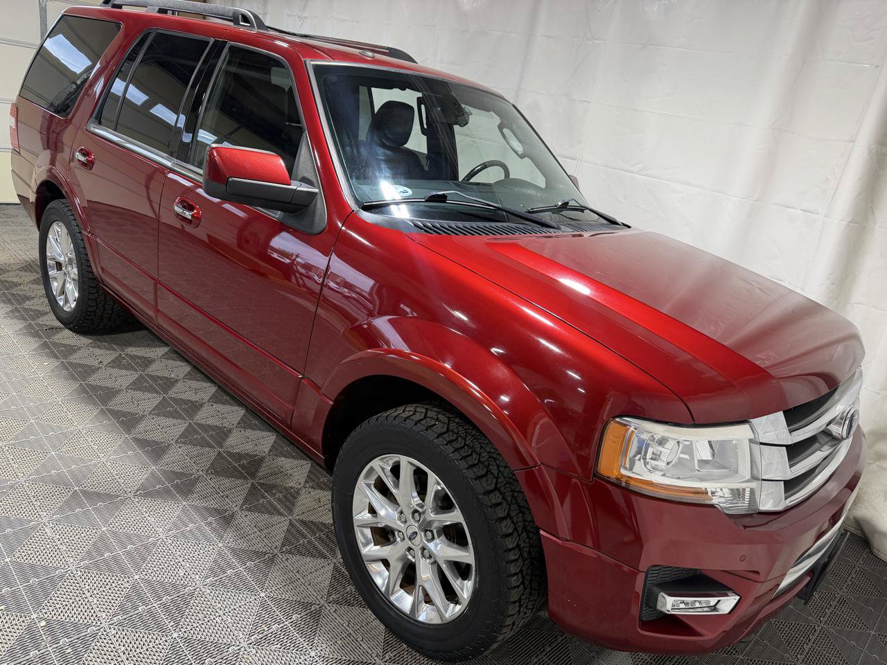 Used 2017 Ford Expedition Limited w/ Equipment Group 301A AWD/4WD image 10