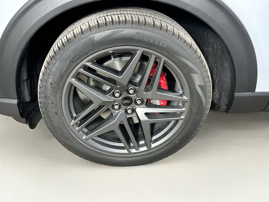 New 2026 Ford Explorer ST RWD image 8