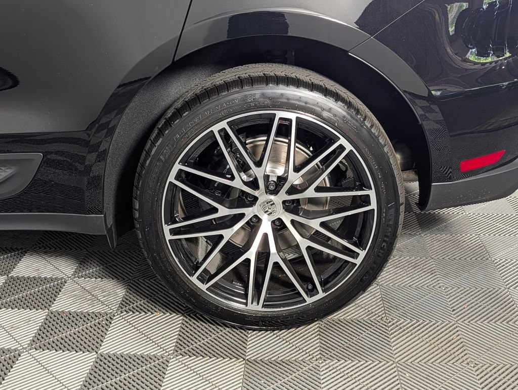 New 2026 Porsche Macan AWD/4WD image 12
