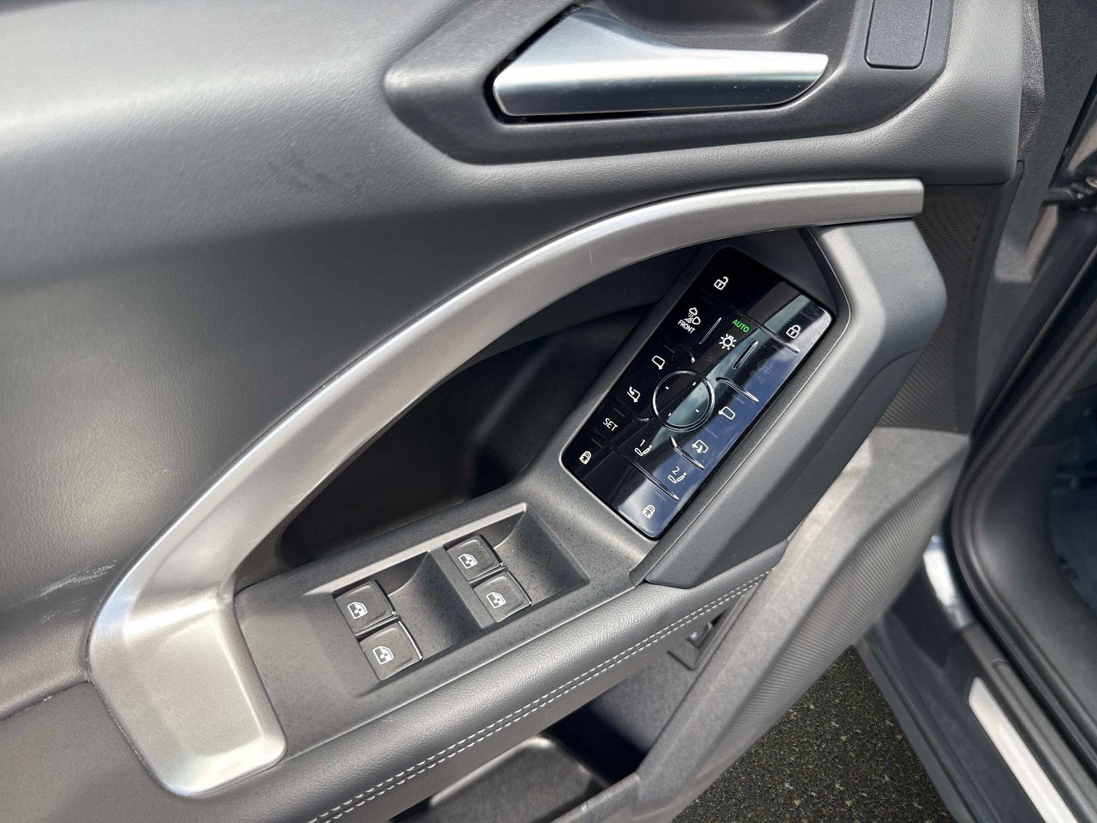 Used 2025 Audi Q5 Premium w/ Premium Plus AWD/4WD image 18