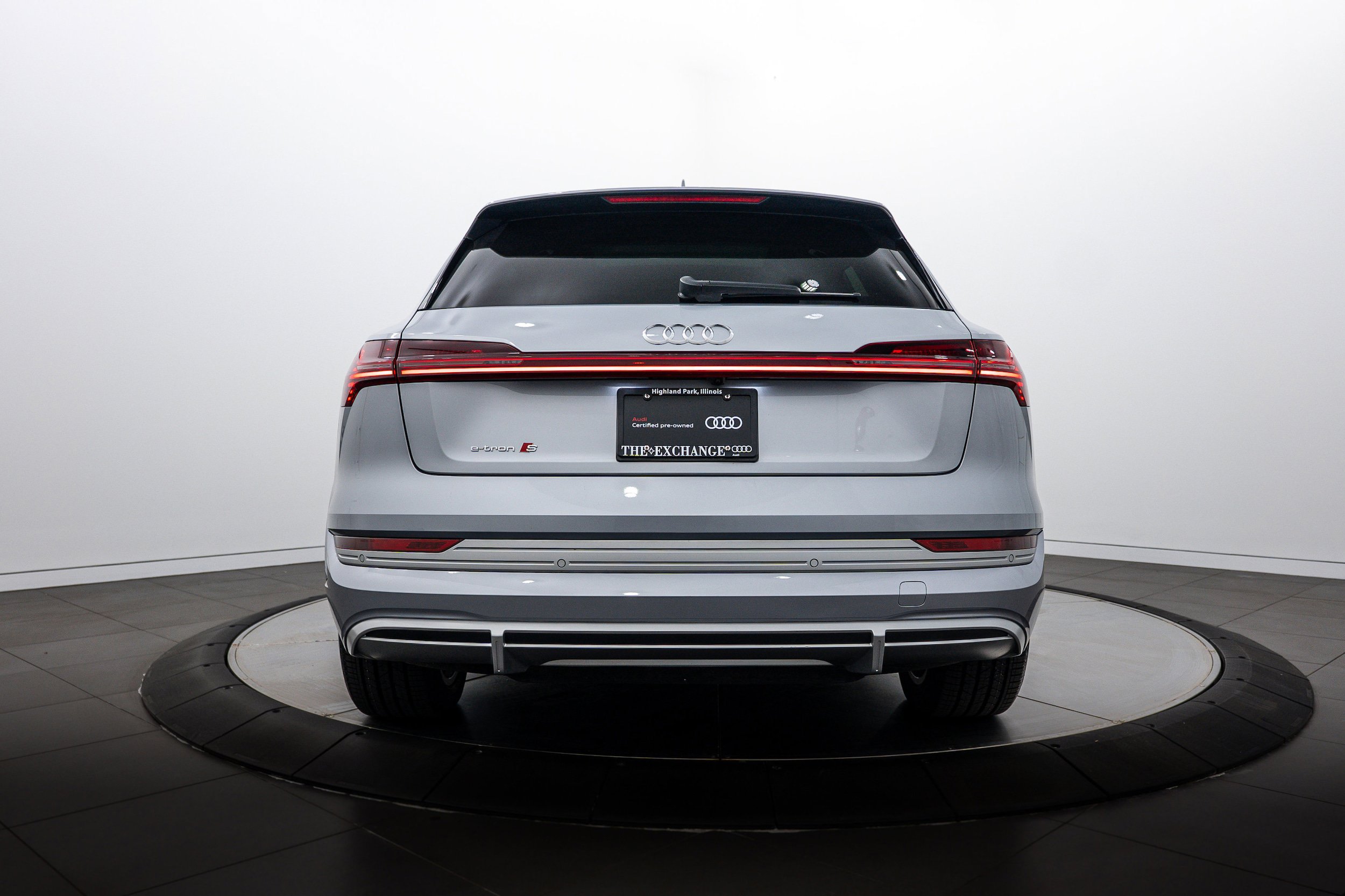 Certified 2023 Audi e-tron S Premium Plus AWD/4WD image 23