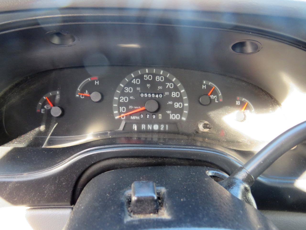 Used 2001 Ford E-150 and Econoline 150 RWD image 10