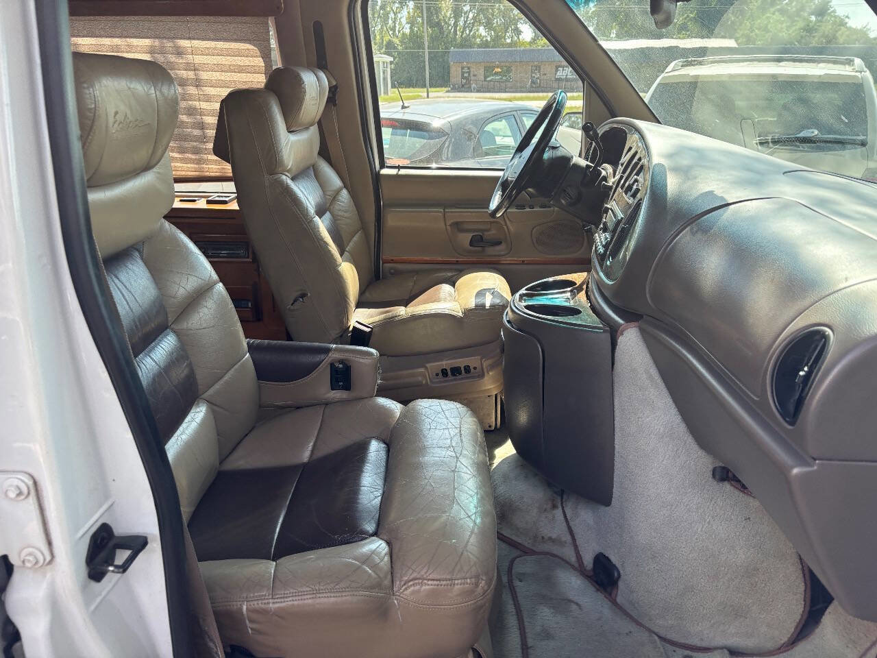 Used 1999 Ford E-250 and Econoline 250 RWD image 9