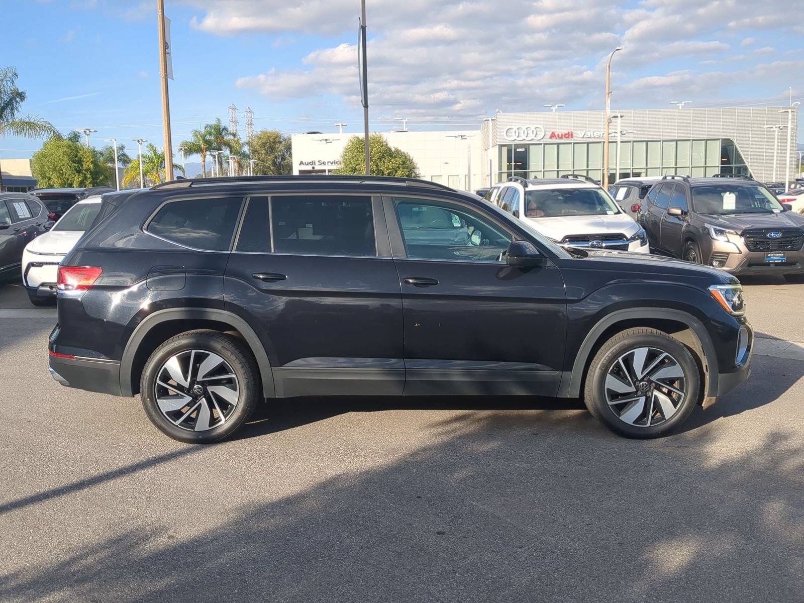 Used 2024 Volkswagen Atlas SE FWD image 6