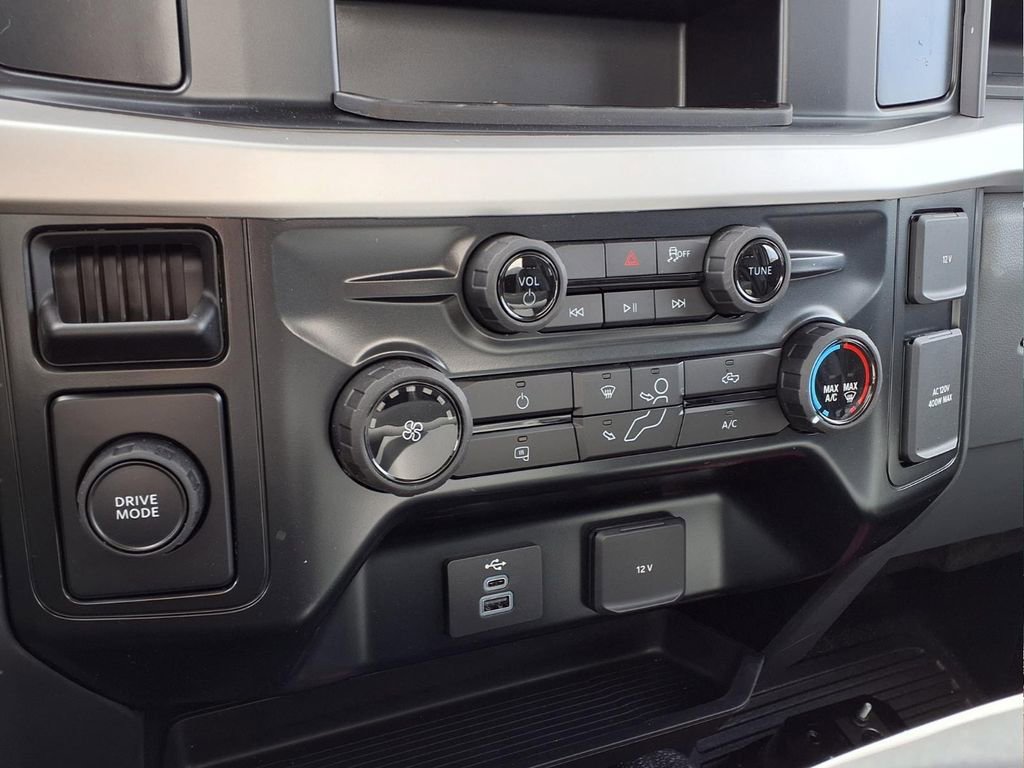 New 2026 Ford F550 2WD Regular Cab Super Duty image 11