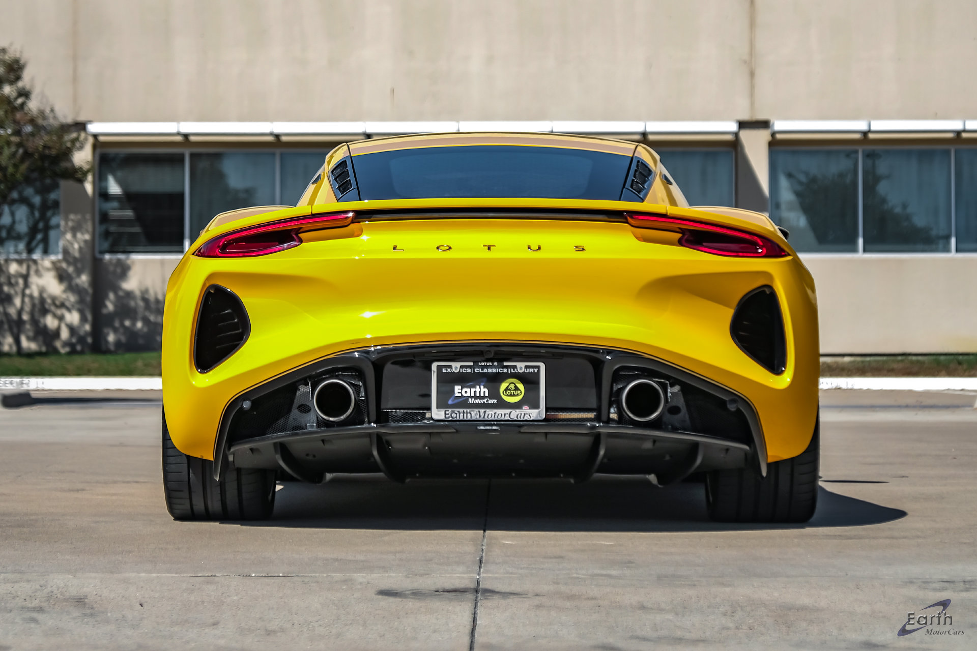 Used 2025 Lotus Emira RWD image 15