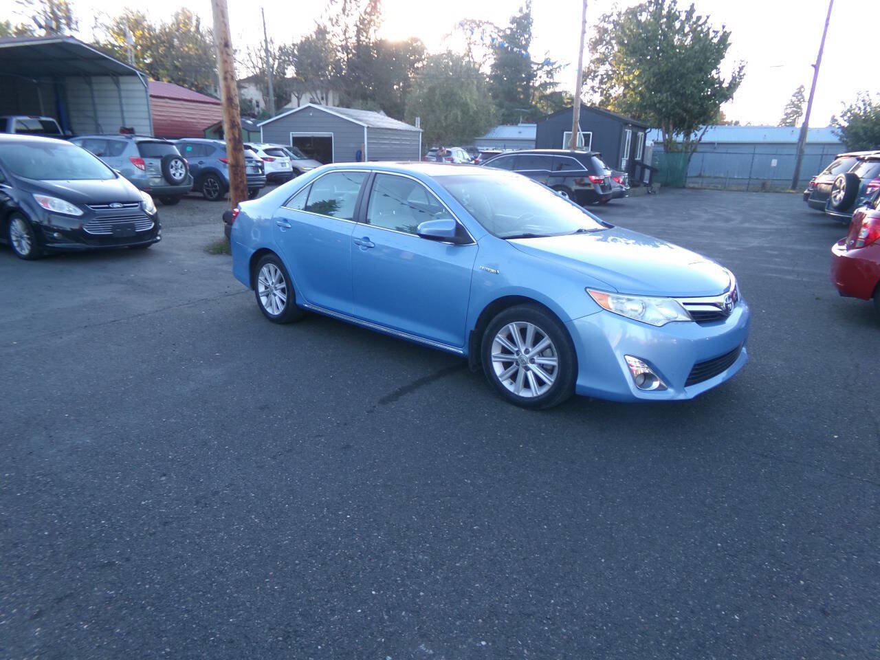Used 2012 Toyota Camry XLE w/ Leather Pkg FWD image 3