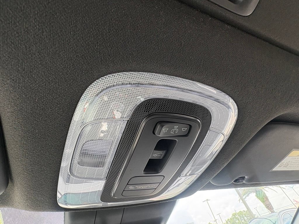 Used 2021 Toyota Camry XLE FWD image 24