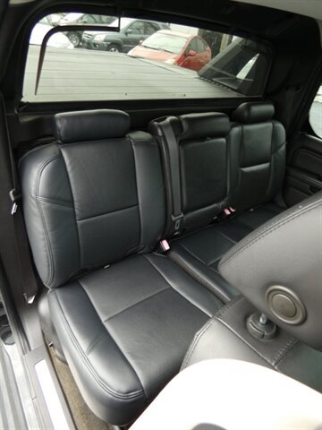 Used 2007 Cadillac Escalade EXT w/ Climate Package AWD/4WD image 50