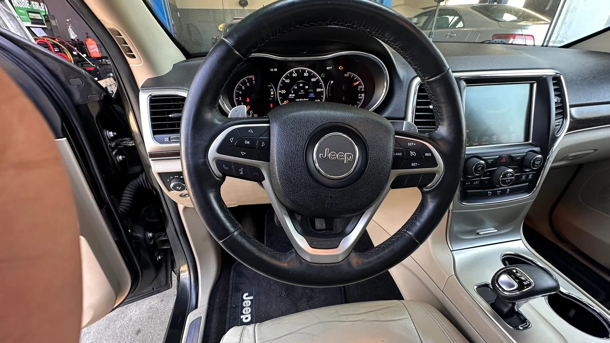 Used 2014 Jeep Grand Cherokee Limited image 16