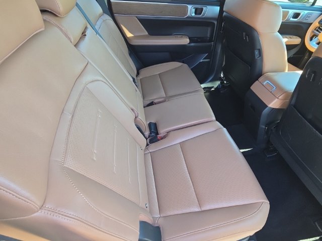 Used 2025 Hyundai Santa Fe Limited FWD image 16