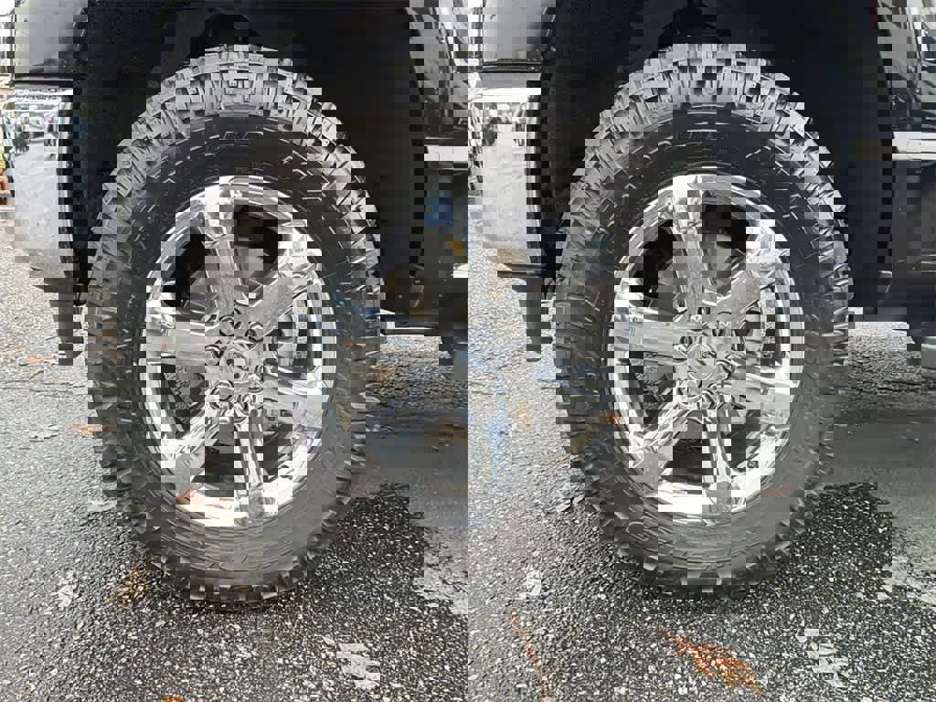 Used 2023 Ford F150 Lariat w/ Trailer Tow Package image 9